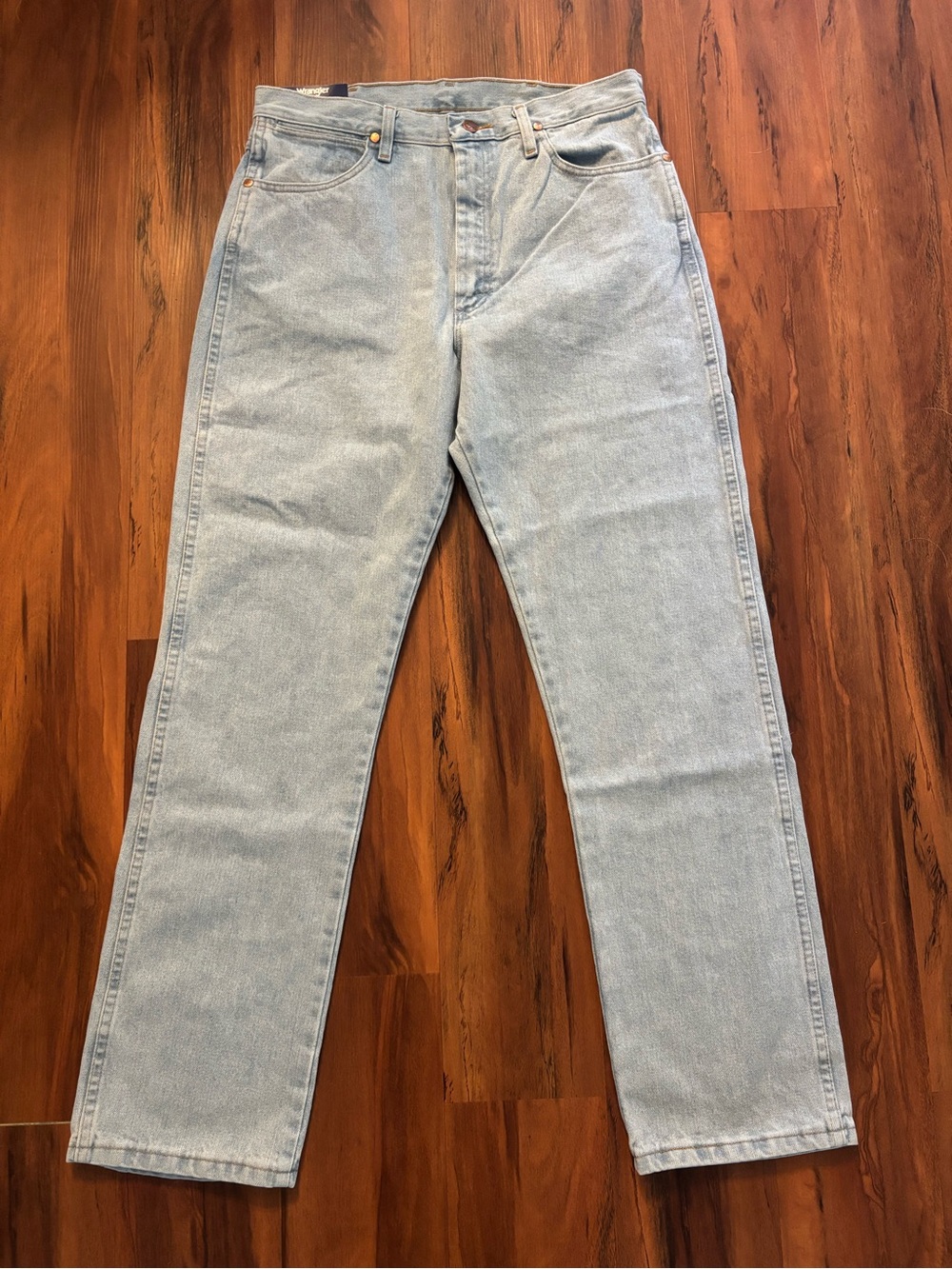 Wrangler Women’s Light Wash Cowboy Cut Jeans